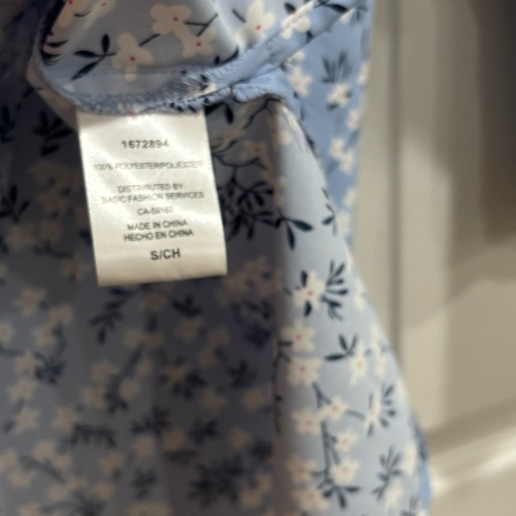 Mario Serrani Ladies' V-Neck Blouse top size S - Picture 5 of 5